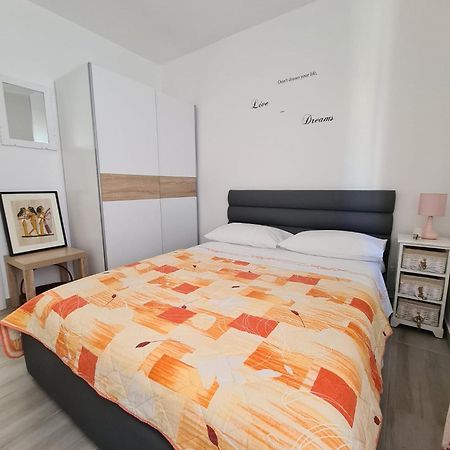 Apartman Varga Trogir Zewnętrze zdjęcie
